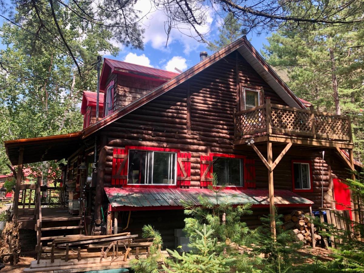 Chalet En Bois Rond Mauricie Сент-Алексис-де-Мон Экстерьер фото